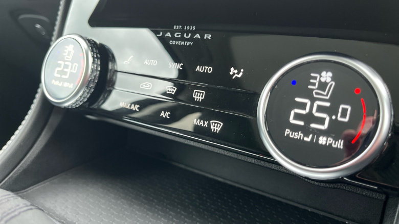 Jaguar F-Pace 2.0 D200 R-Dynamic Black 5dr Auto AWD Diesel Estate